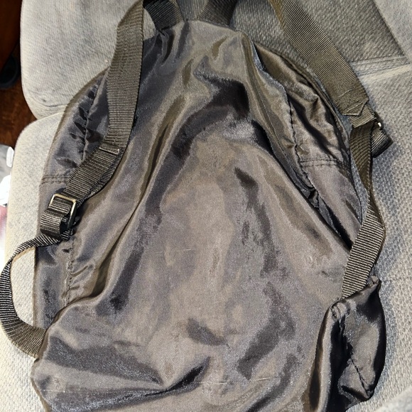 Nike Black Nylon Contractable Backpack - Picture 8 of 9